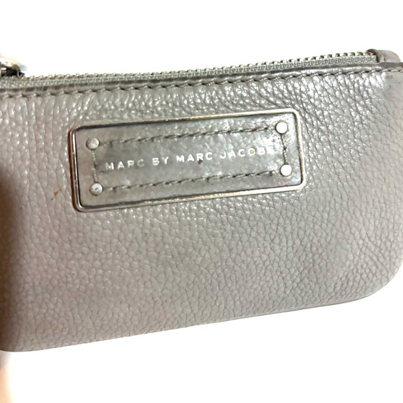 Marc by Marc Jacobs Metallic Gray pouch wristlet leather - Picture 3 of 5